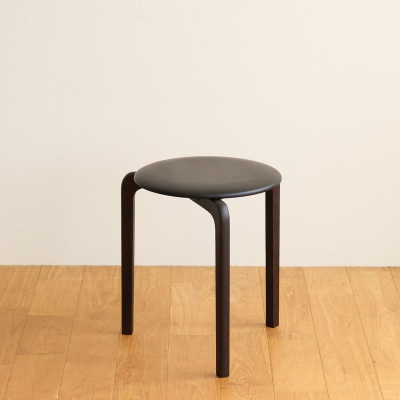 LISCIO | Stool 柿渋鉄媒染 (3本脚スツール) | DENTO STORE | 額縁・家具ブランドDENTOの公式オンラインショップ