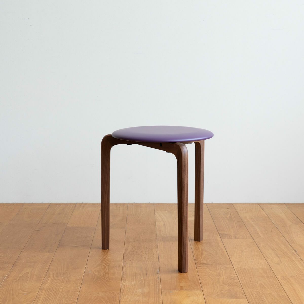 アウトレット】LISCIO Stool 3本脚 /脚：ウォールナット 座面